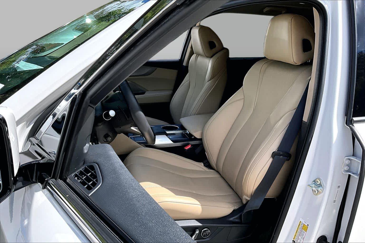 Certified 2024 Acura MDX w/ Technology Package FWD image 8