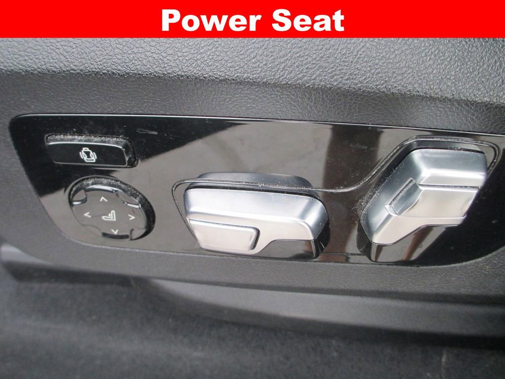 Used 2022 BMW X7 M50i w/ Dynamic Handling Package image 32