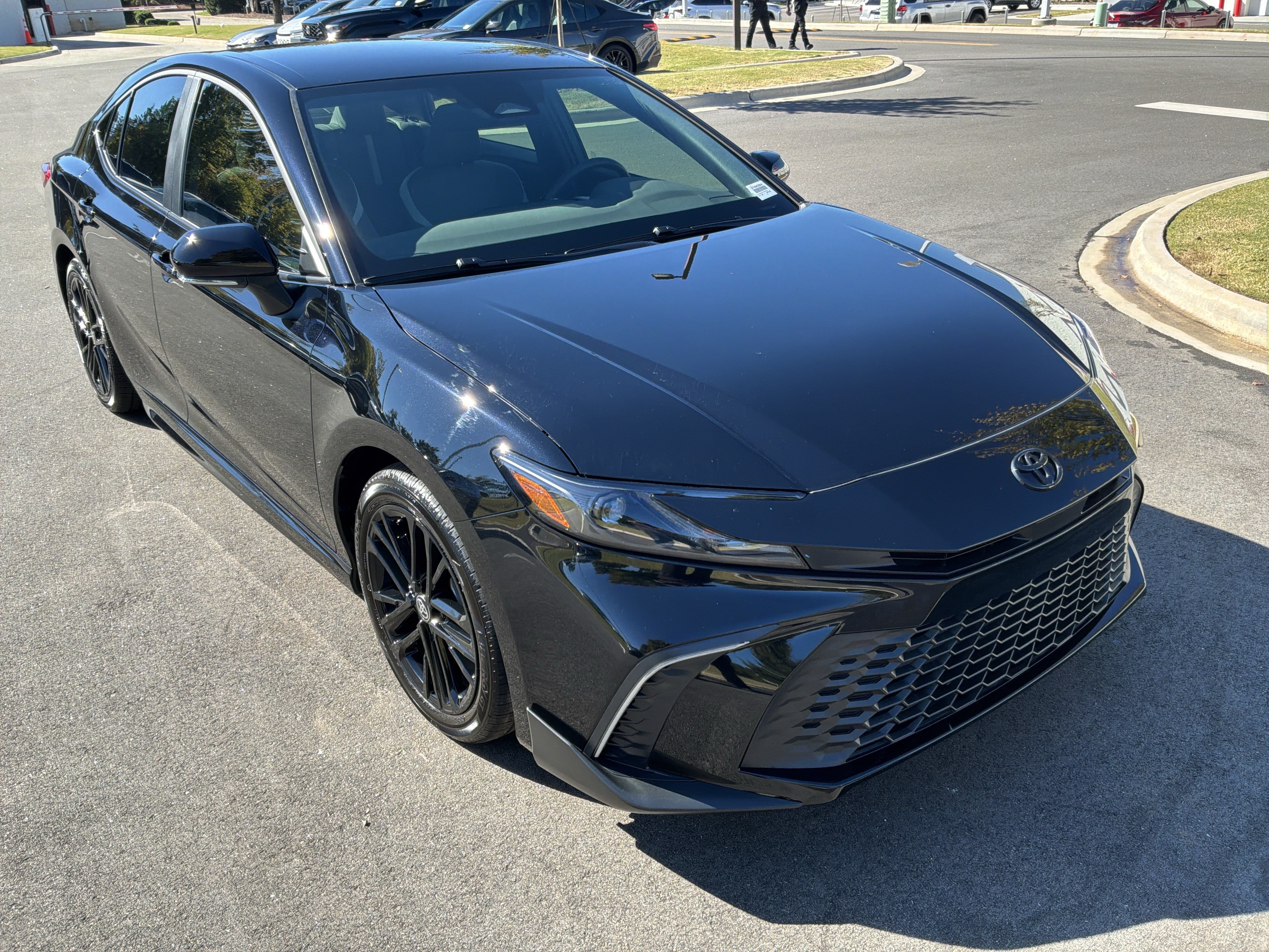 Used 2026 Toyota Camry SE FWD image 2