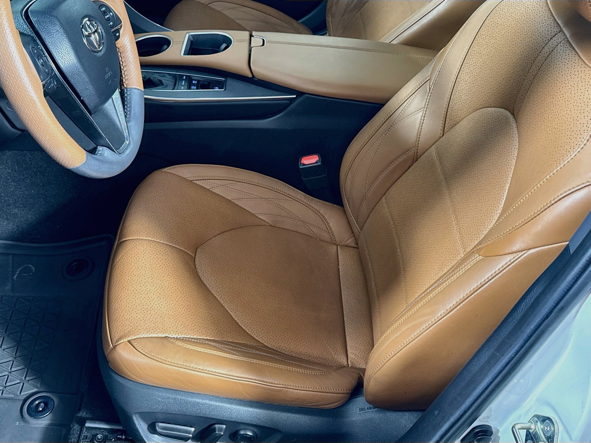 Certified 2019 Toyota Avalon Limited w/ Advanced Safety Package FWD image 18