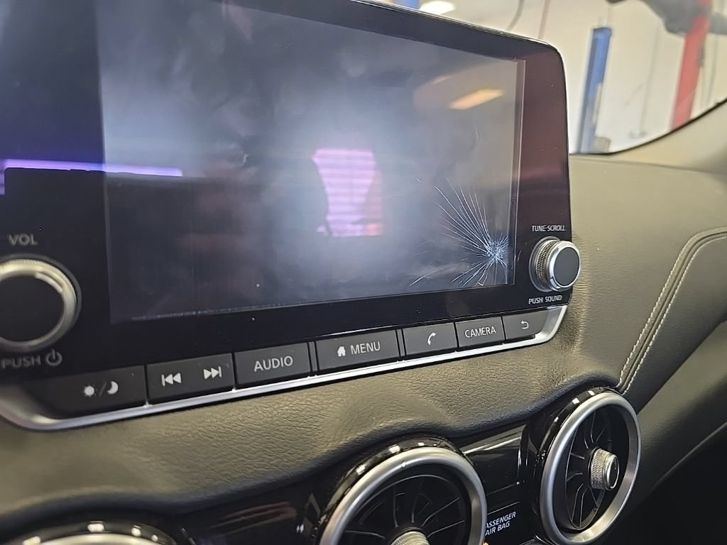 Used 2024 Nissan Sentra SV FWD image 8