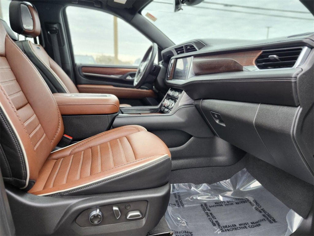 Used 2023 GMC Yukon Denali Ultimate image 9
