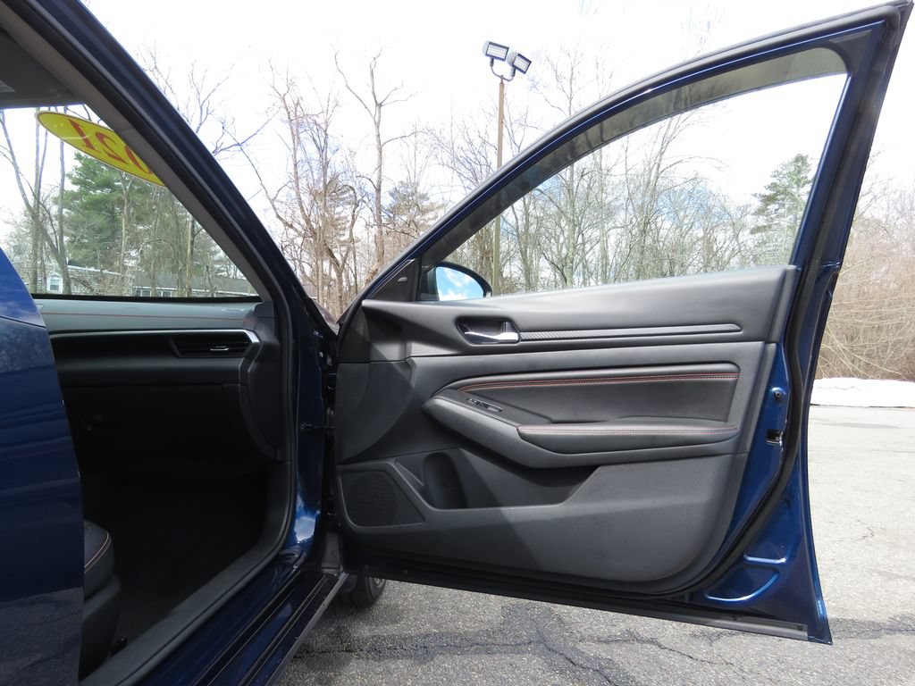 Used 2021 Nissan Altima 2.5 SR AWD/4WD image 12
