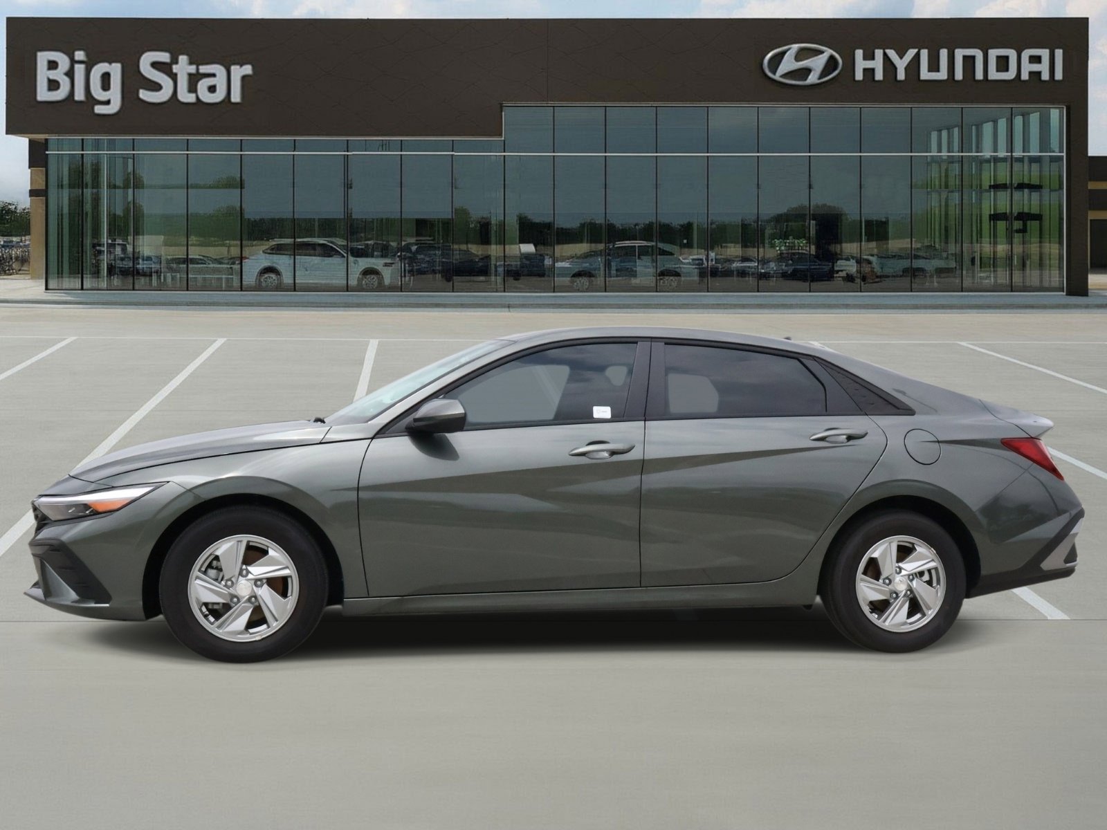 Certified 2026 Hyundai Elantra SE FWD image 2