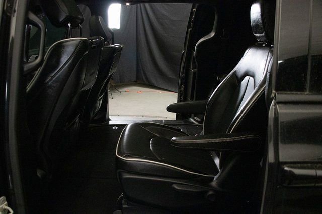 Used 2019 Chrysler Pacifica Limited w/ Advanced Safetytec Group image 20