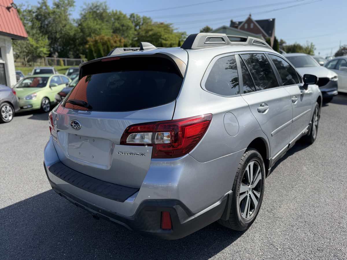Used 2018 Subaru Outback 2.5i Limited AWD/4WD image 7