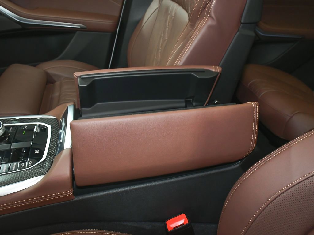 Used 2026 BMW X7 M60i image 44