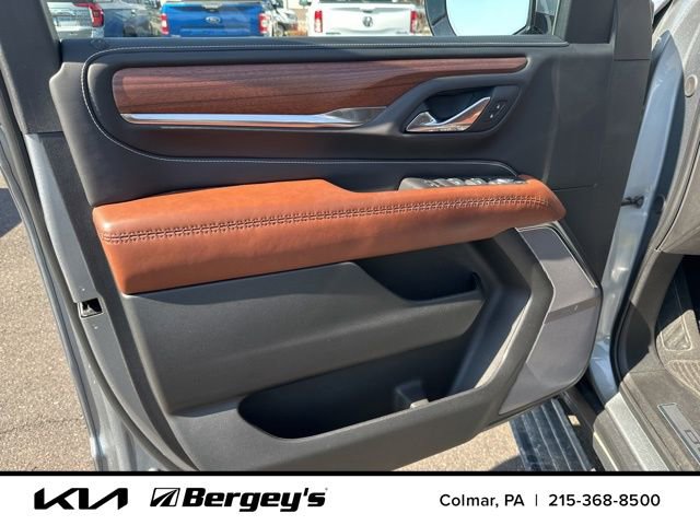 Used 2024 GMC Yukon XL Denali Ultimate image 8