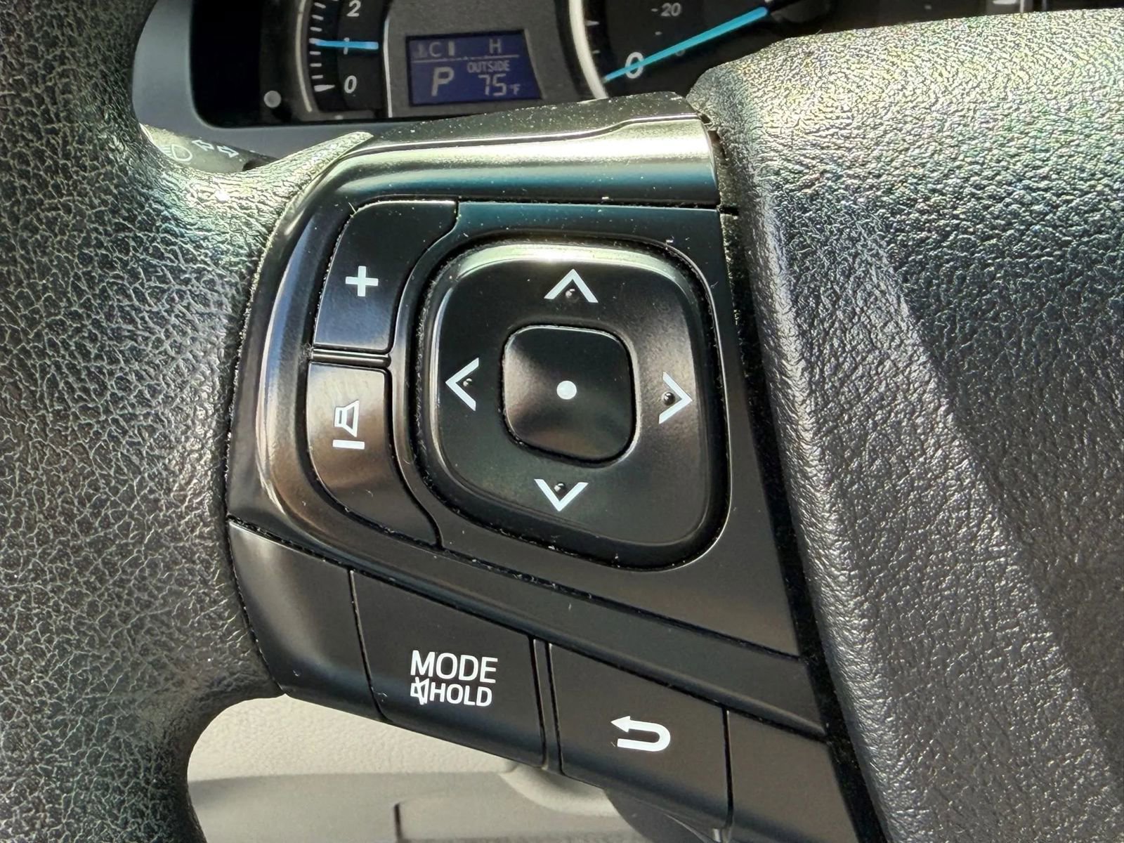 Used 2015 Toyota Camry LE FWD image 33