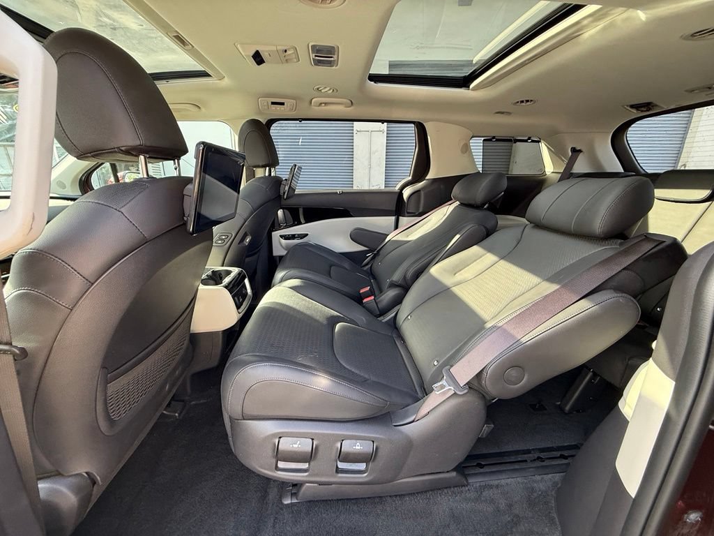 Certified 2024 Kia Carnival SX Prestige FWD image 13