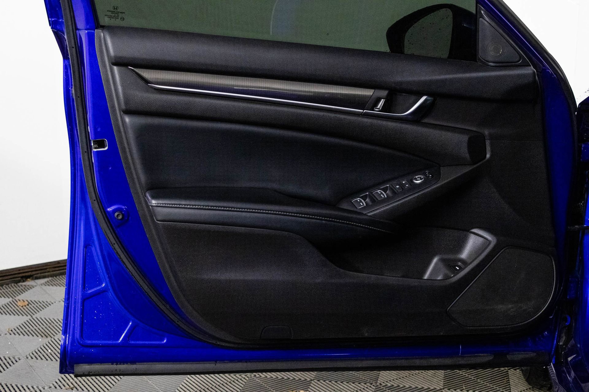 Used 2018 Honda Accord Sport image 30