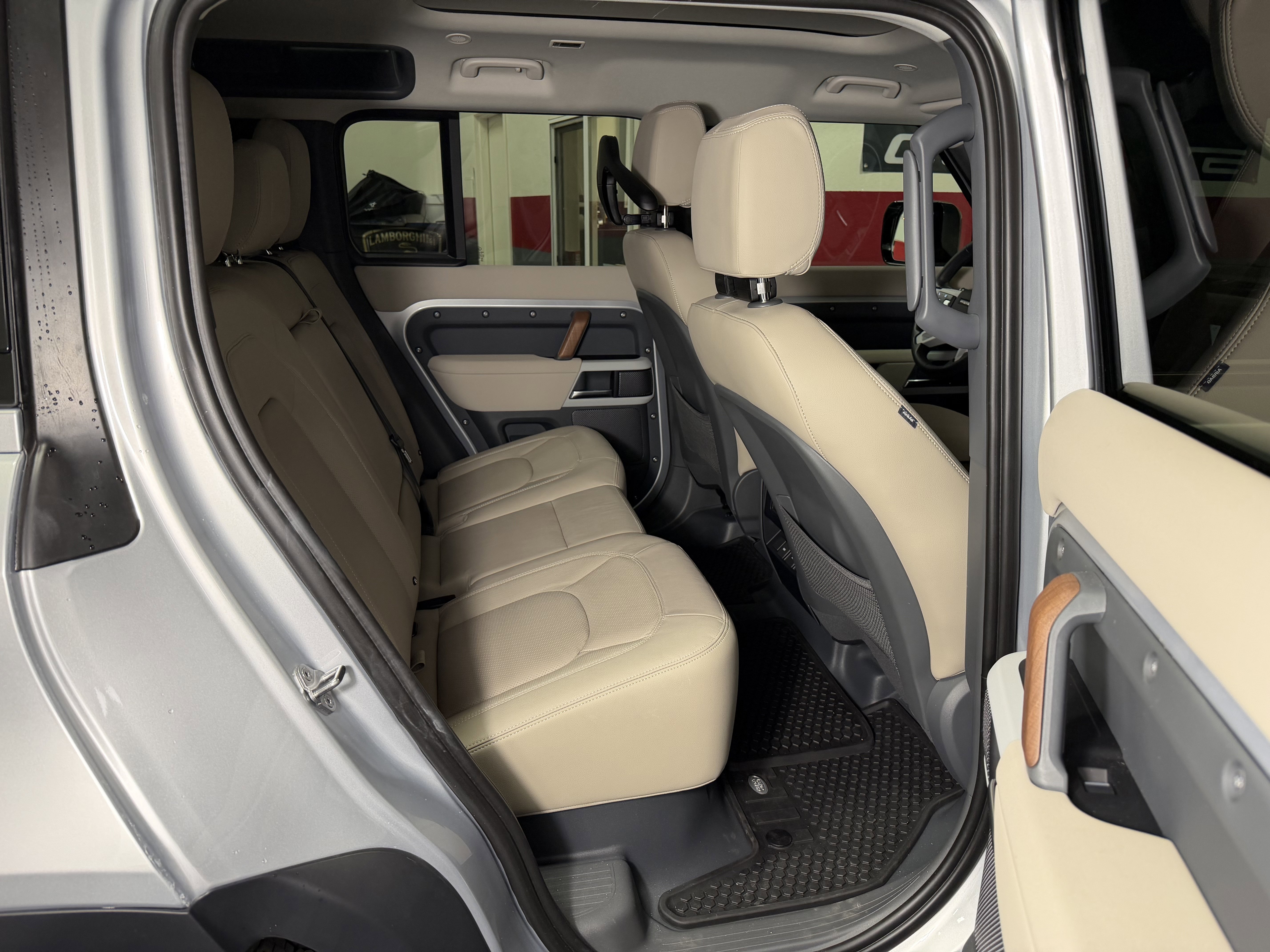 Used 2023 Land Rover Defender 110 S image 22