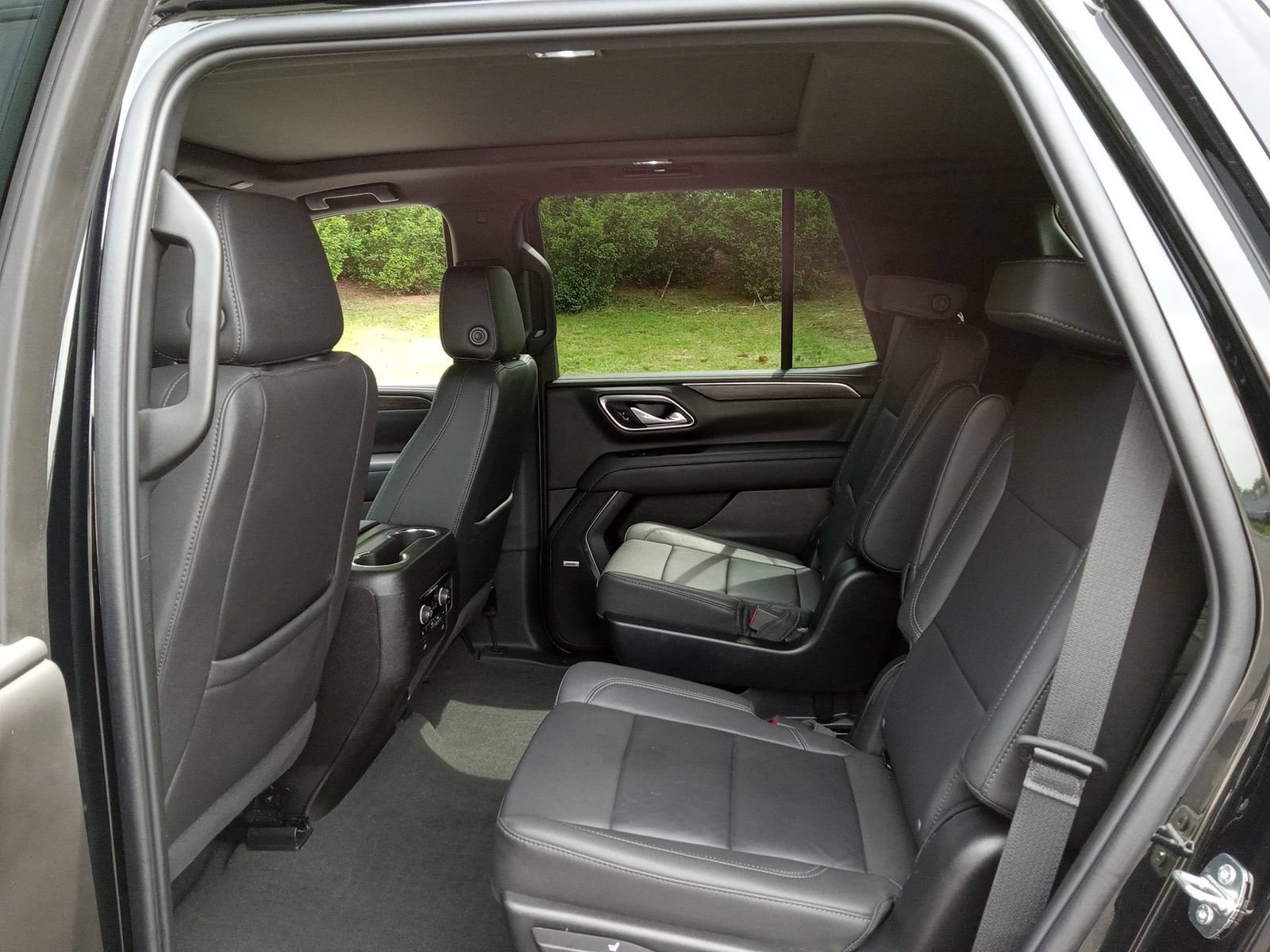 Used 2024 Chevrolet Tahoe Z71 w/ Luxury Package AWD/4WD image 25