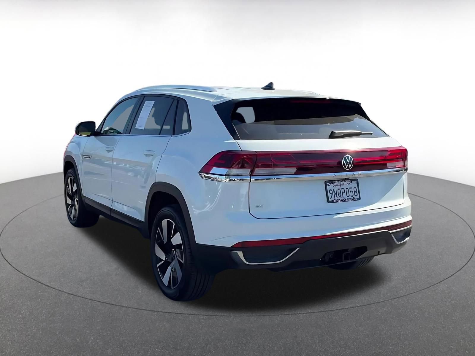 Used 2025 Volkswagen Atlas Cross Sport SE image 11