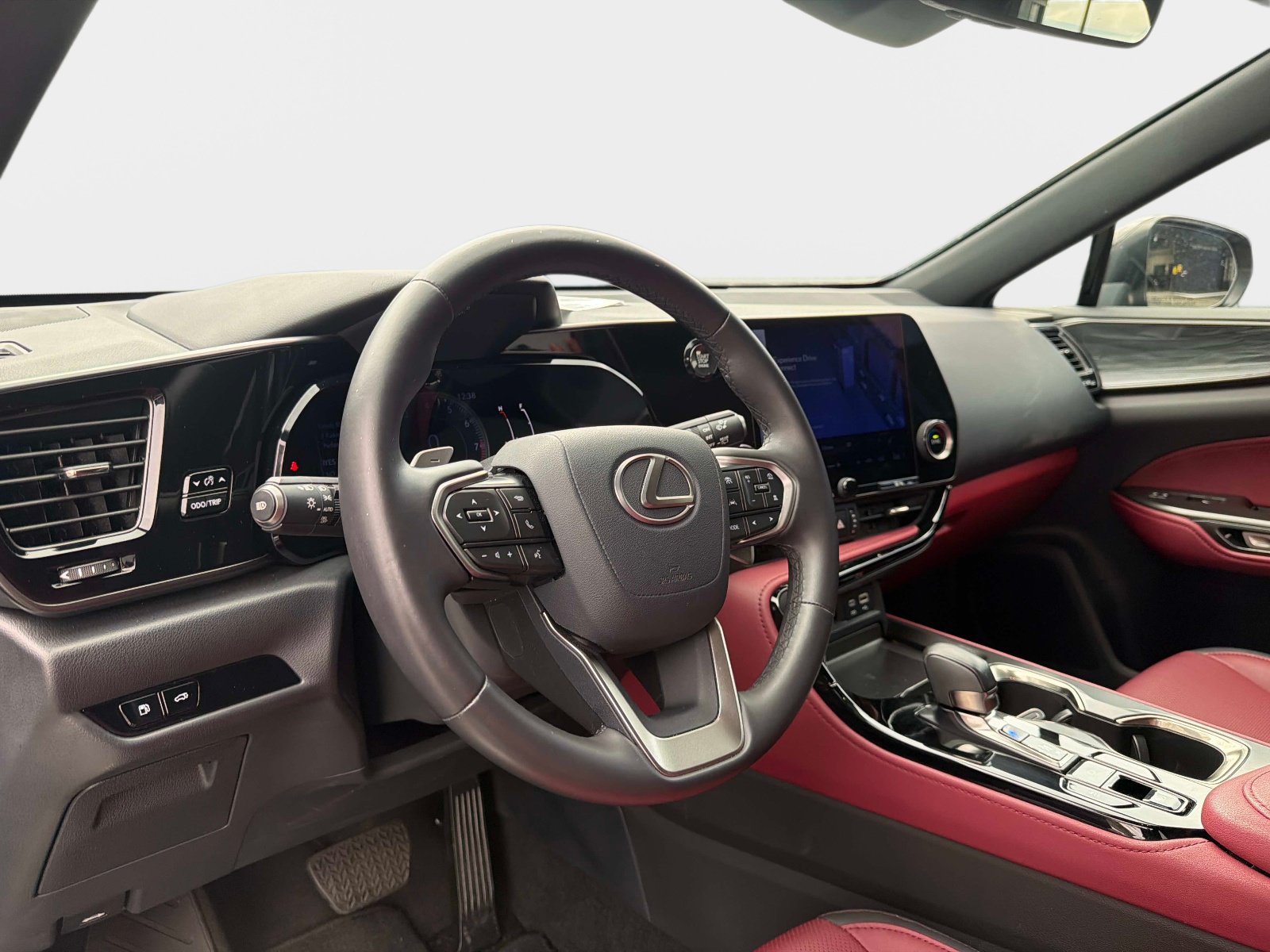 Used 2025 Lexus NX 250 FWD w/ Towing Package (2000 Lbs) image 39
