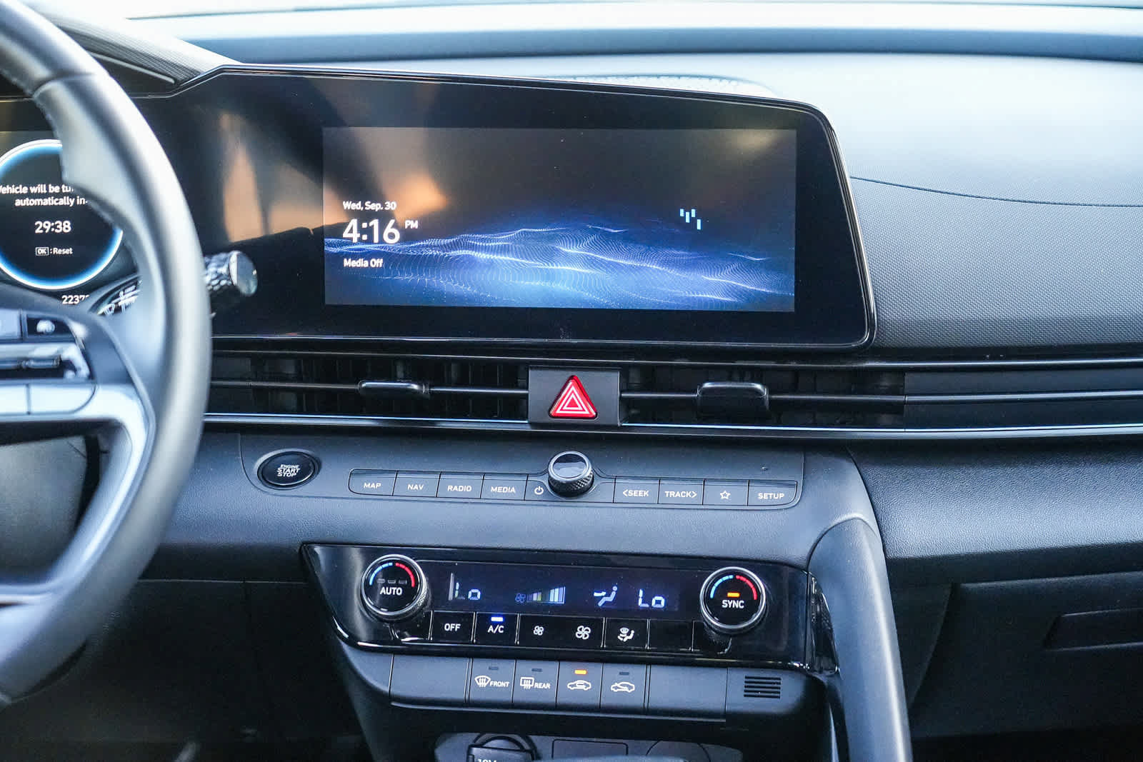 Used 2025 Hyundai Elantra SEL FWD image 13