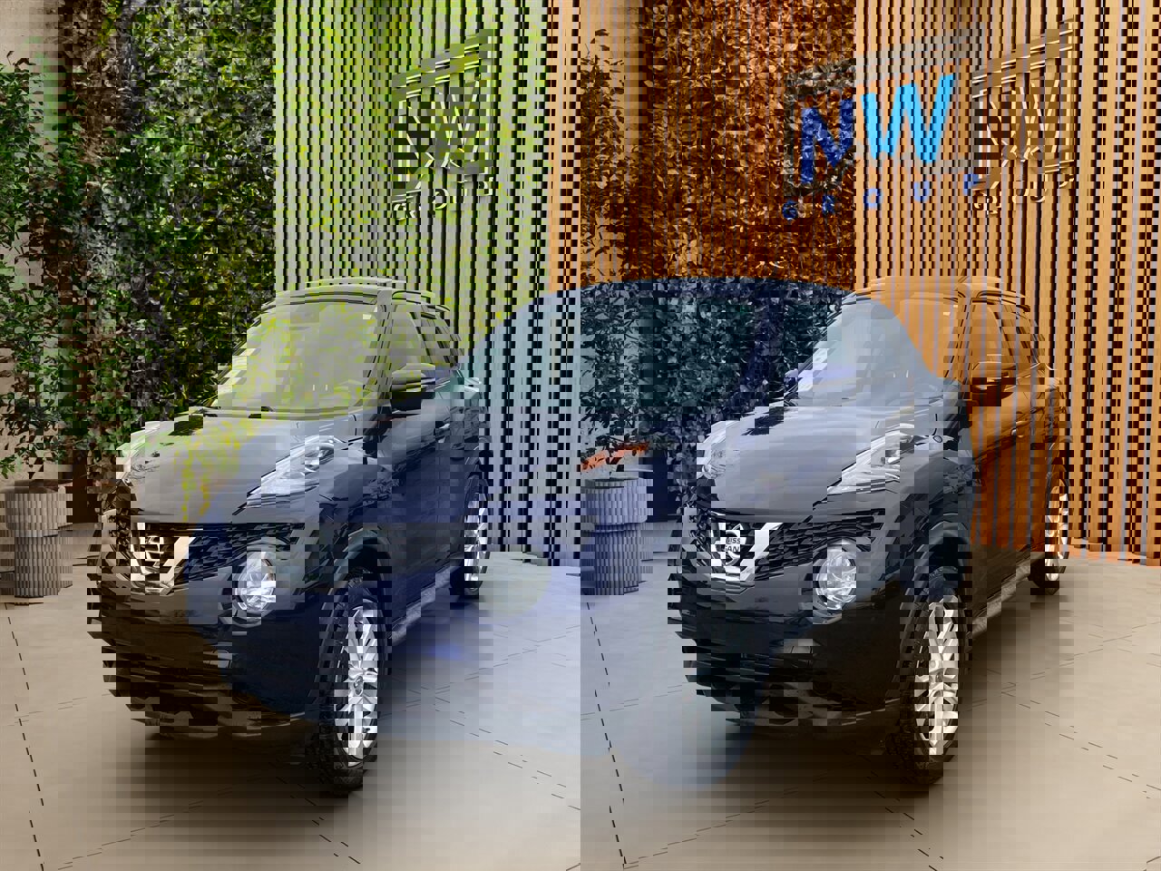 Used 2015 Nissan Juke SV image 3