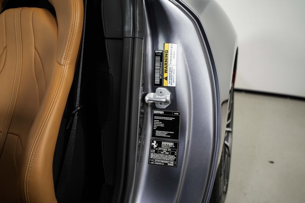 Used 2022 Ferrari 812 GTS RWD image 27