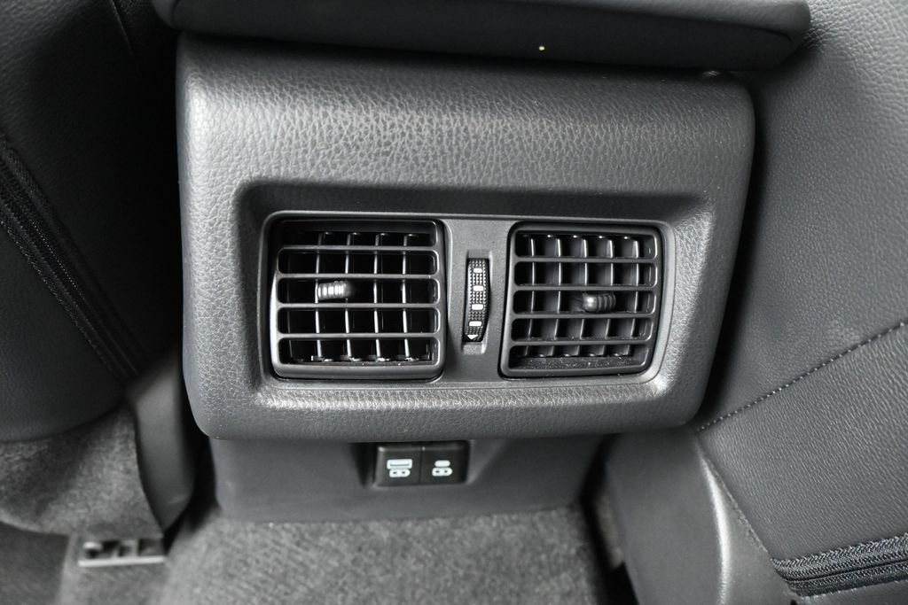 Used 2026 Toyota Camry SE FWD image 35