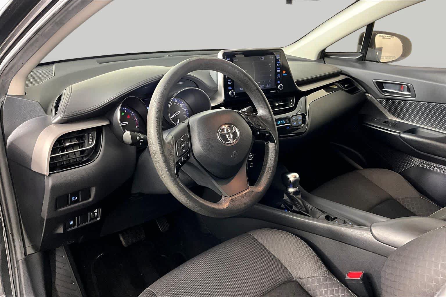 Used 2020 Toyota C-HR LE FWD image 16