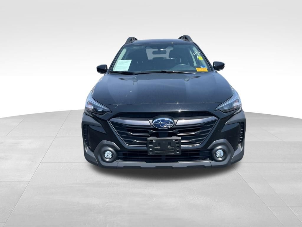 Used 2025 Subaru Outback Premium AWD/4WD image 12