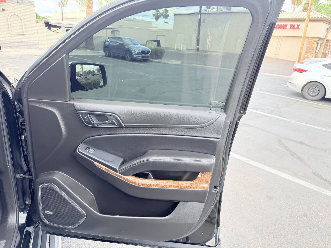 Used 2015 Chevrolet Tahoe LTZ image 25