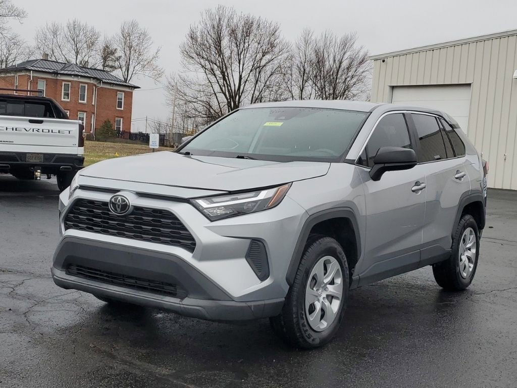 Used 2023 Toyota RAV4 LE image 3