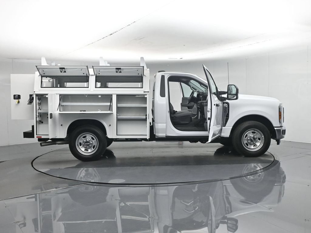 New 2026 Ford F350 XL w/ XL Chrome Package RWD image 39