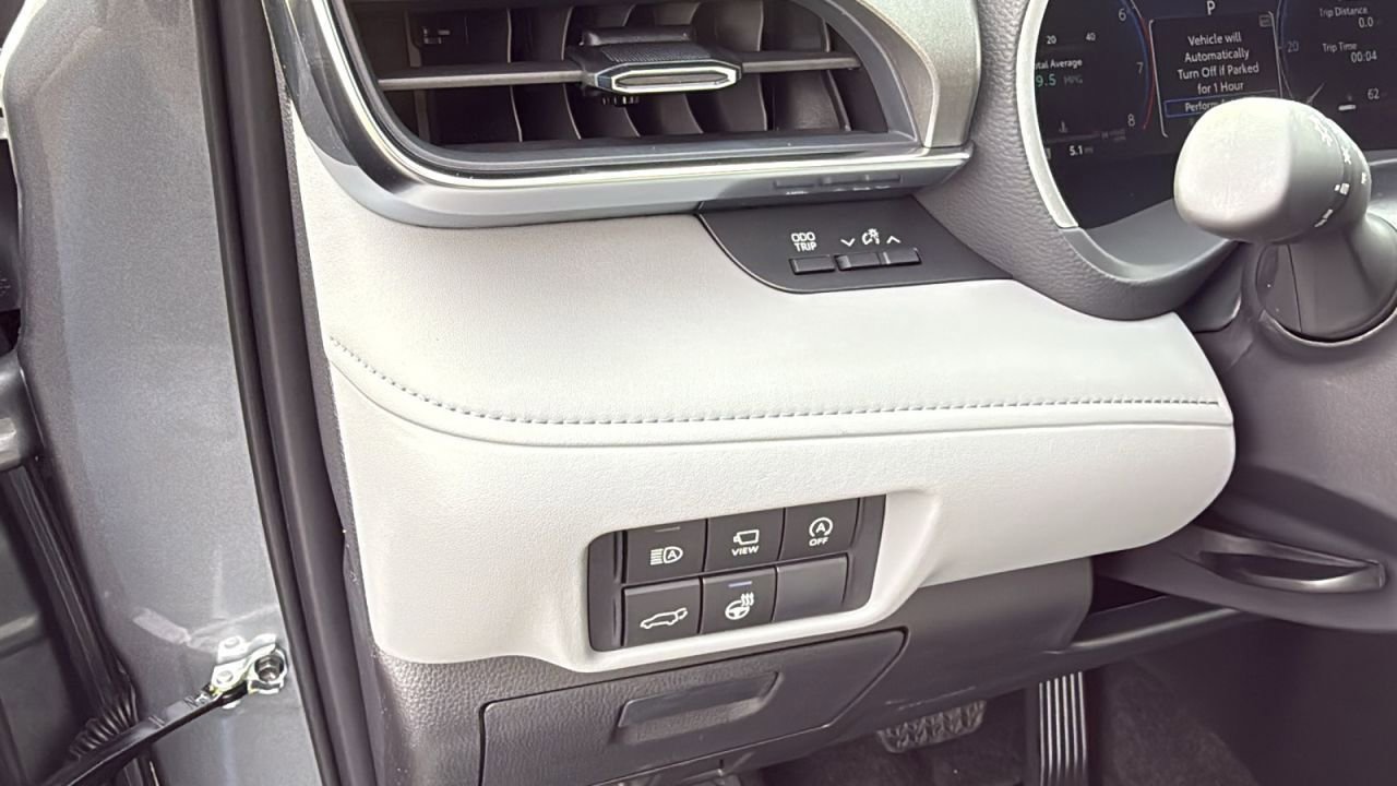 New 2026 Toyota Highlander Limited image 12