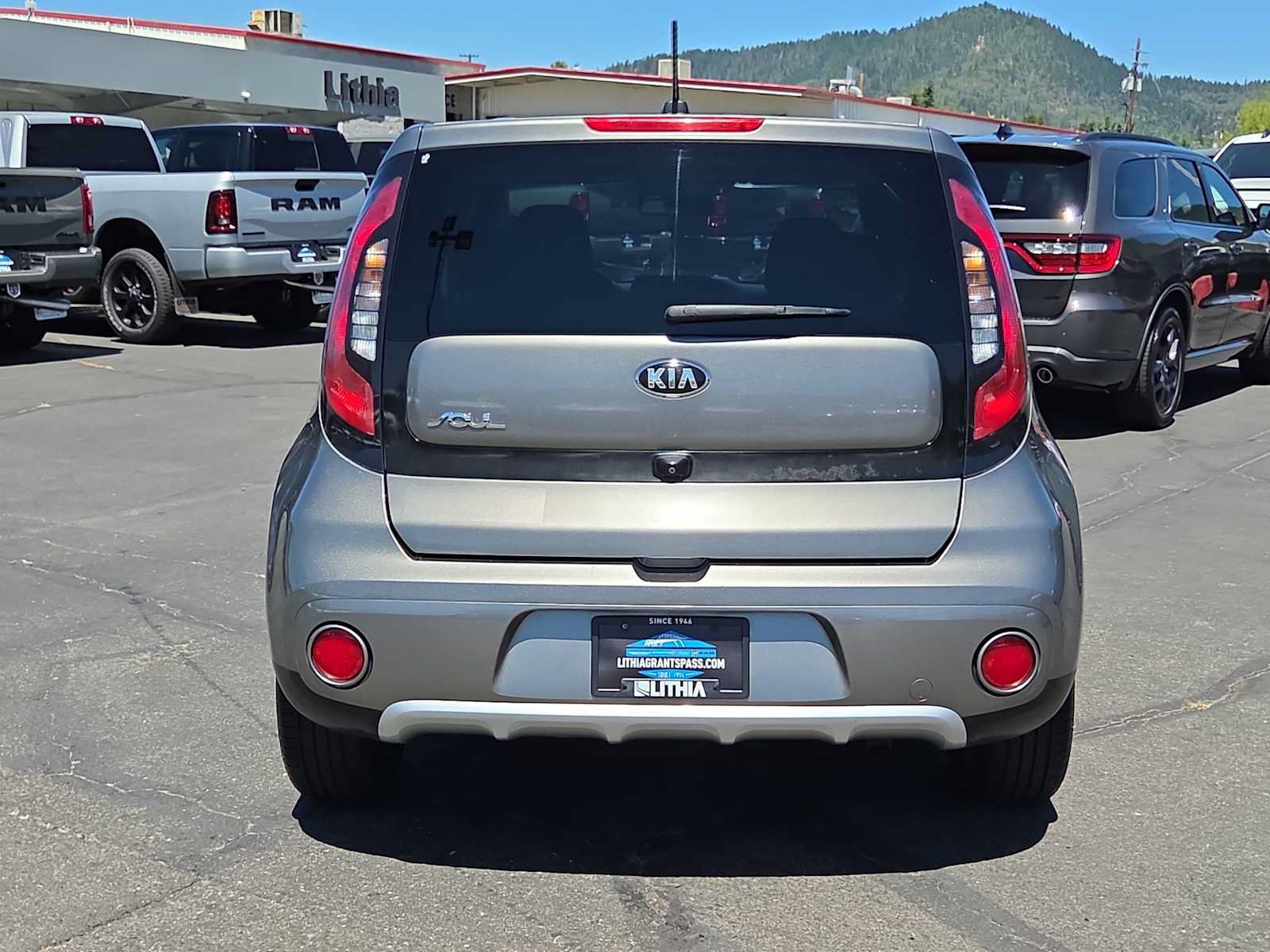 Used 2017 Kia Soul + FWD image 13