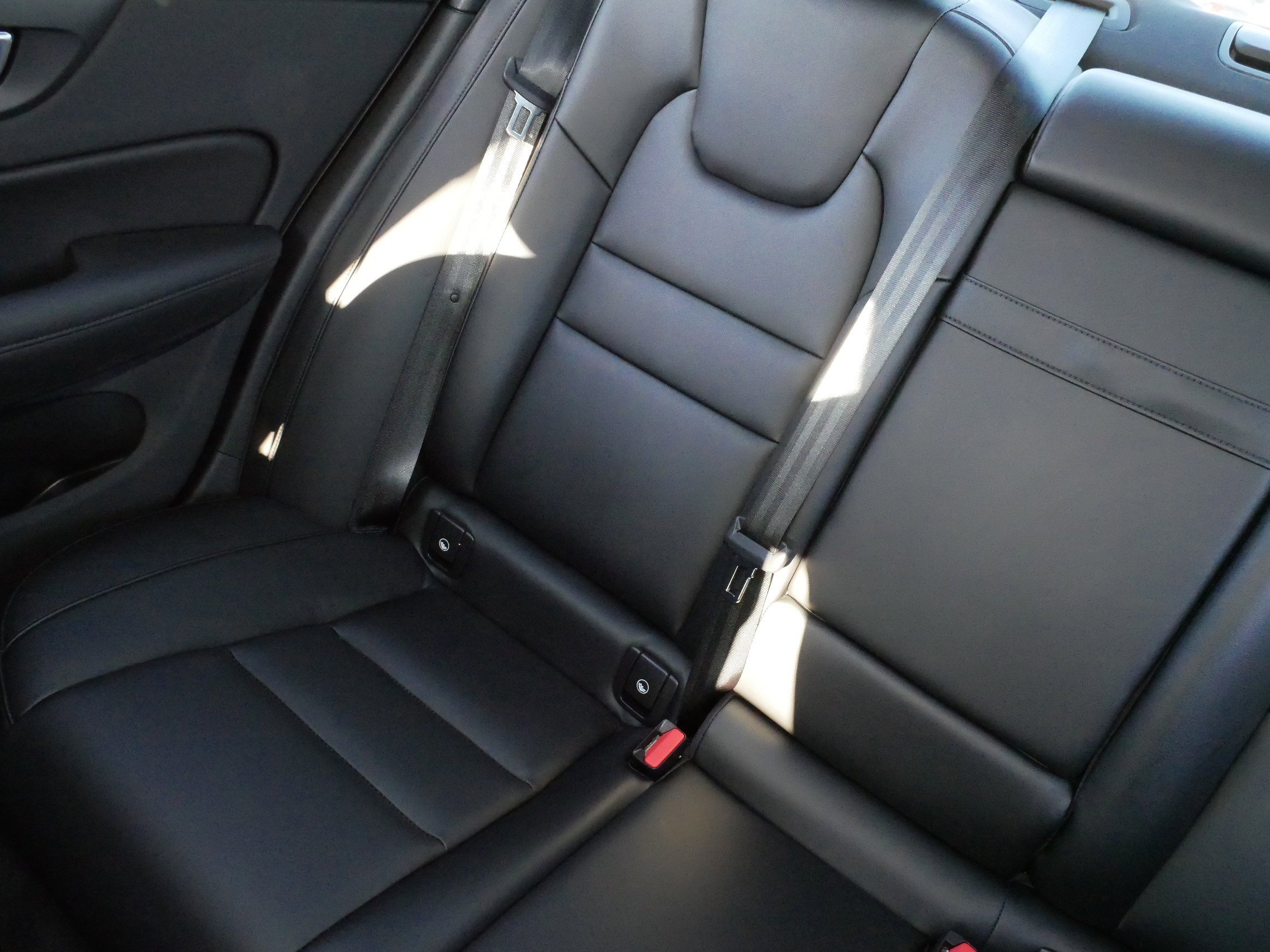 Used 2025 Volvo S60 B5 Core image 12