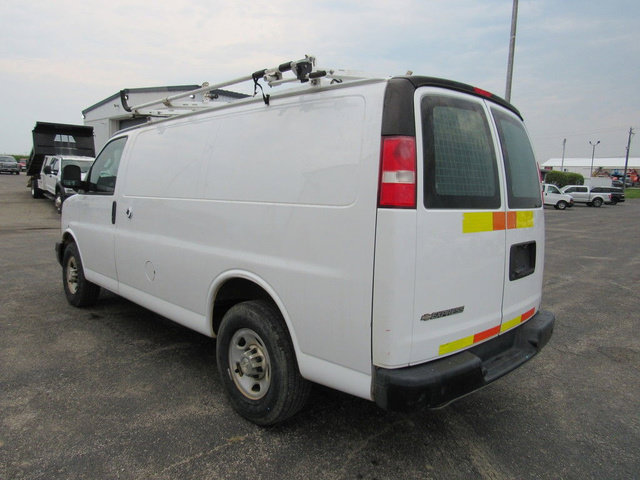 Used 2017 Chevrolet Express 2500 RWD image 5
