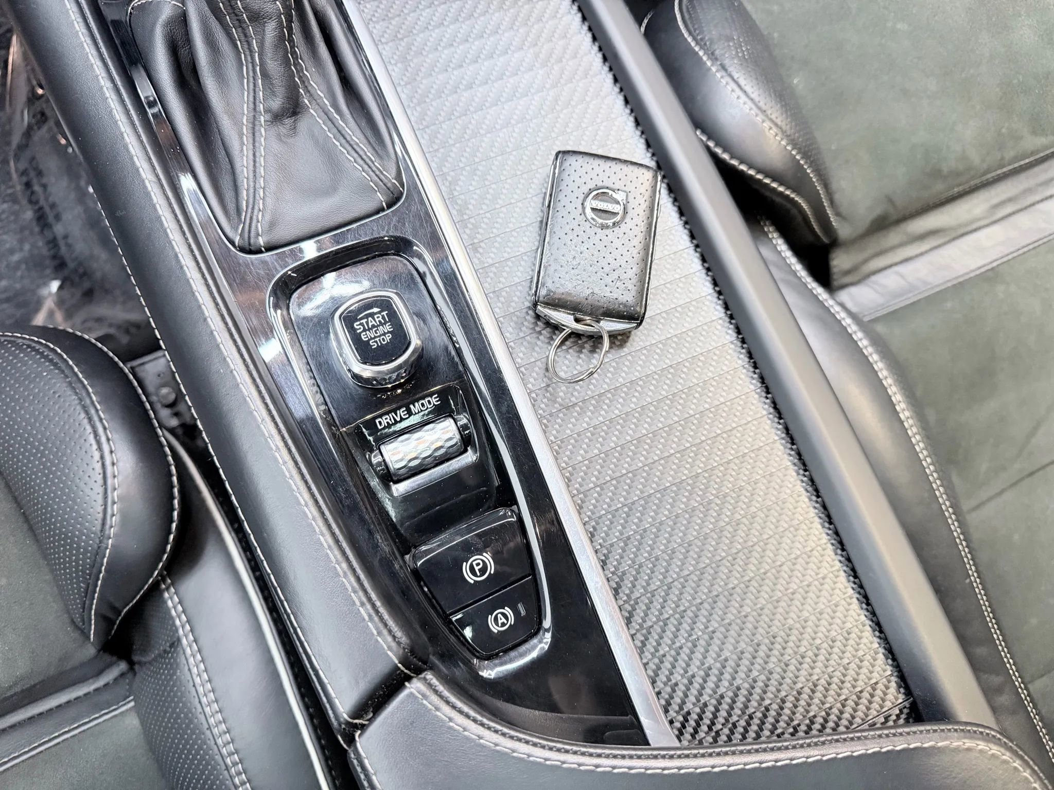 Used 2019 Volvo XC90 T5 R-Design w/ Advanced Package image 26