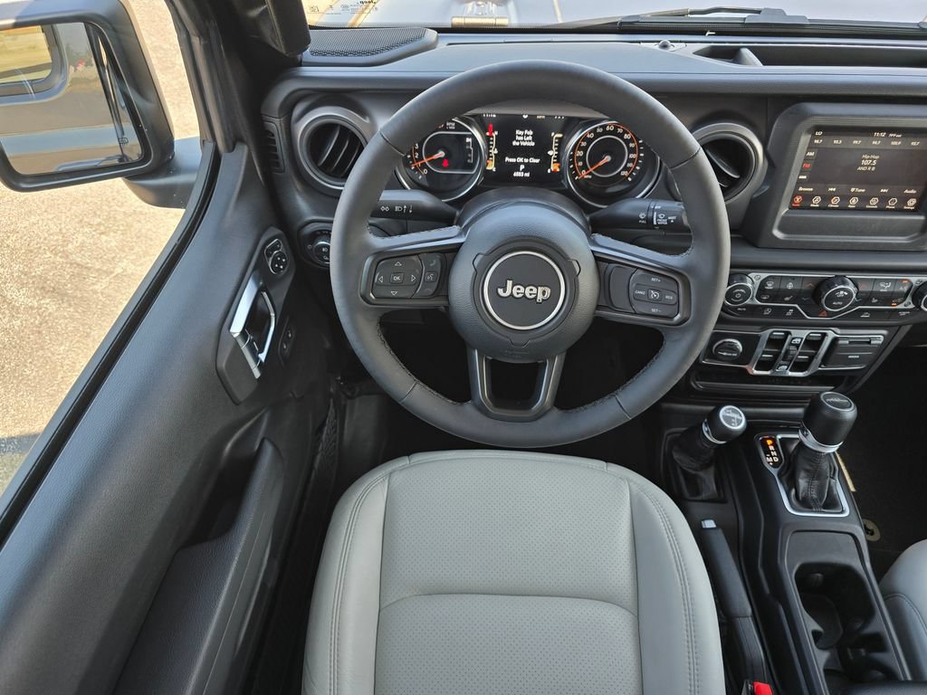 Used 2023 Jeep Gladiator Sport AWD/4WD image 24