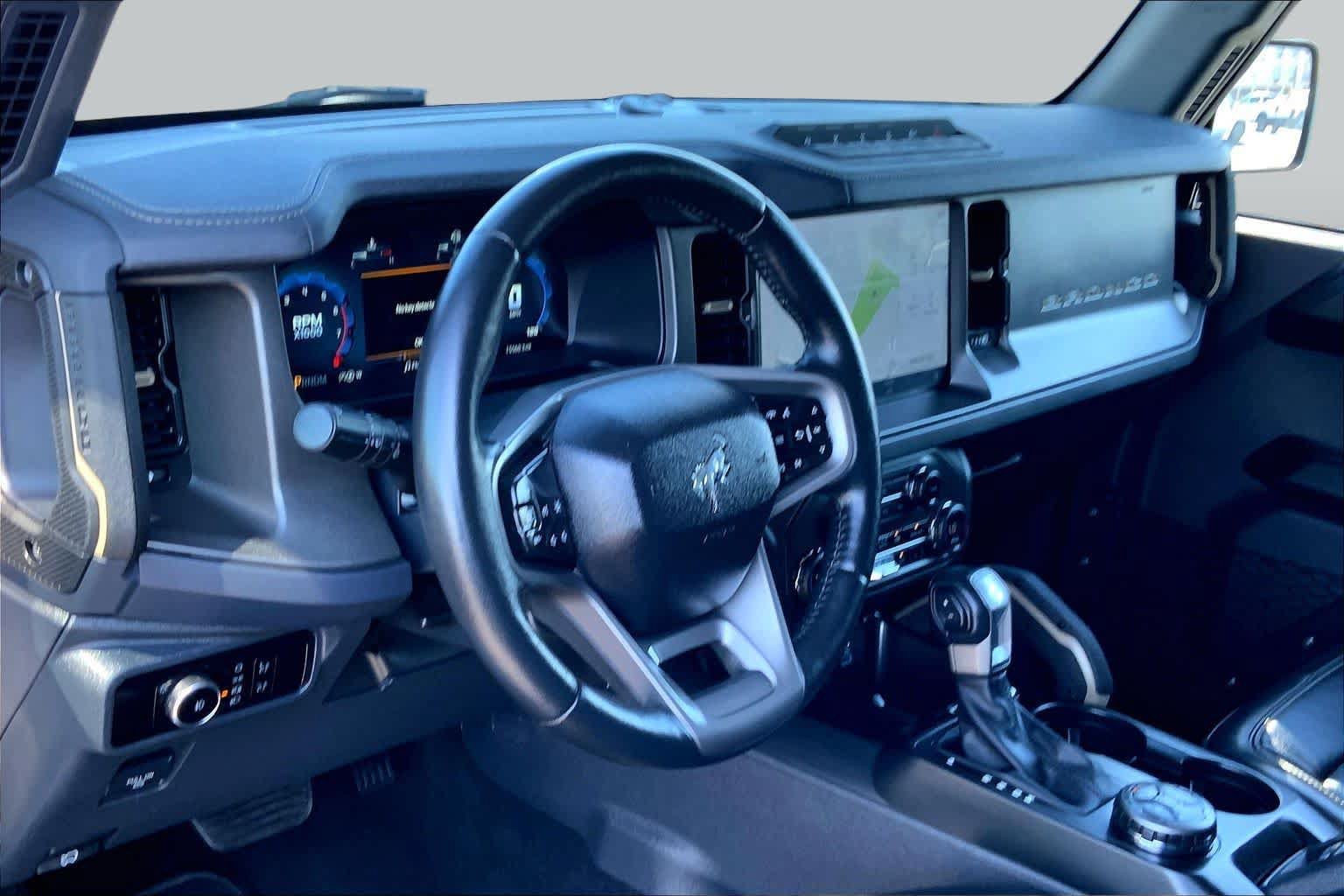 Used 2025 Ford Bronco Badlands AWD/4WD image 16