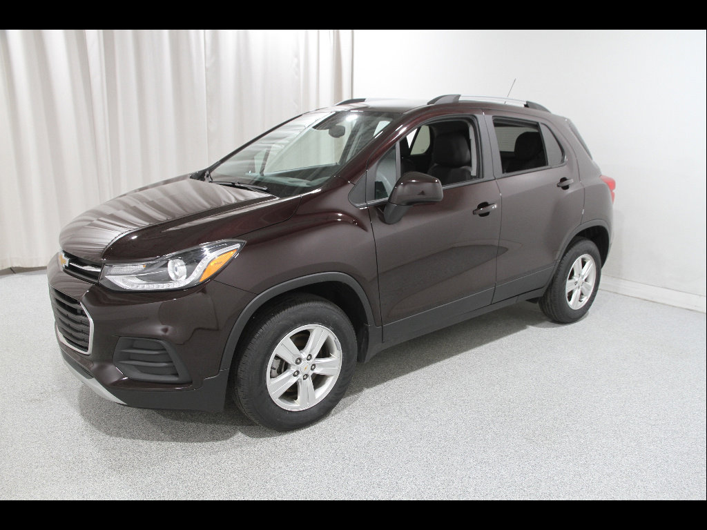 Used 2022 Chevrolet Trax LT w/ LT Convenience Package AWD/4WD image 3