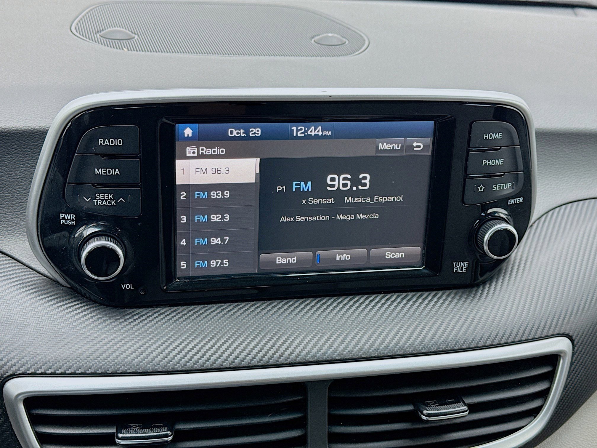 Used 2021 Hyundai Tucson SE image 11