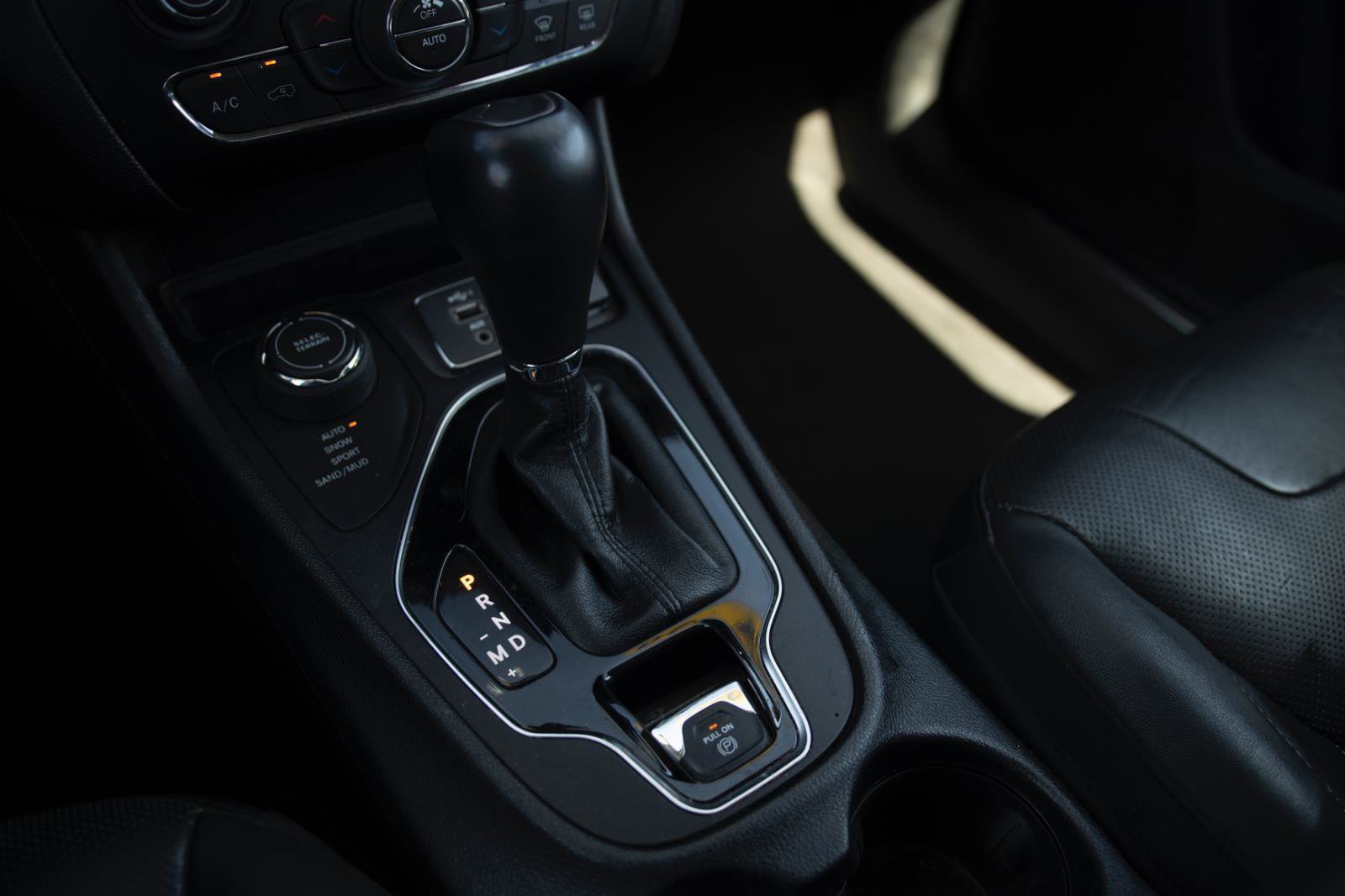 Used 2020 Jeep Cherokee Limited AWD/4WD image 10