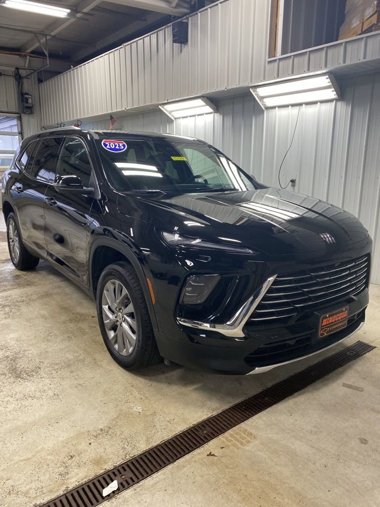 Used 2025 Buick Enclave Preferred image 2