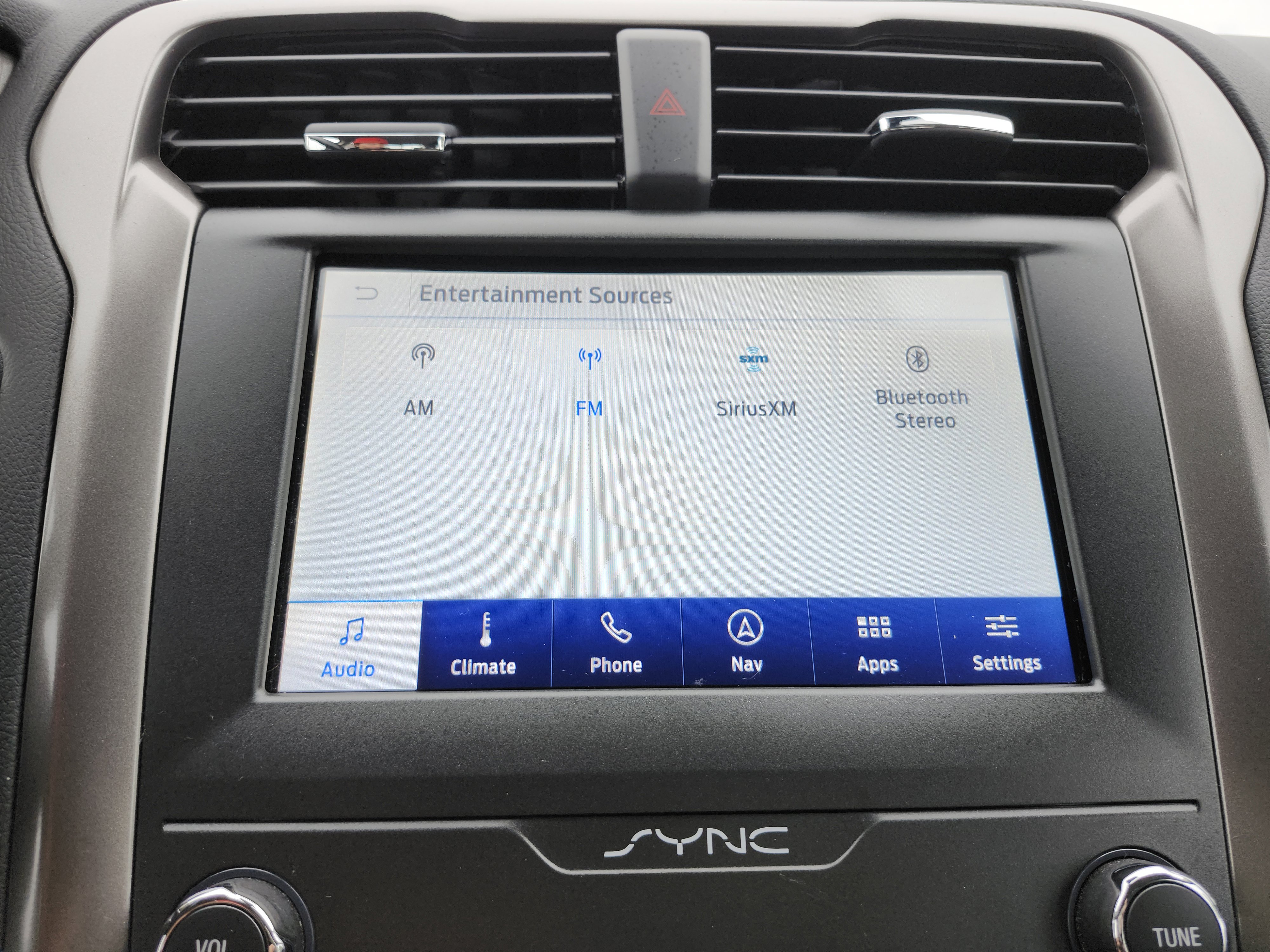 Used 2020 Ford Fusion SE FWD image 7