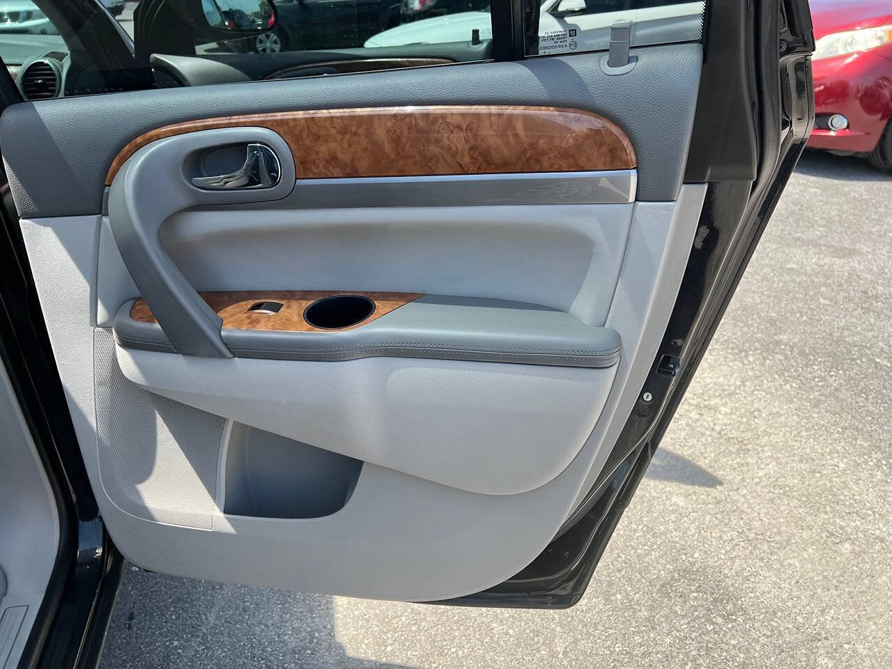 Used 2011 Buick Enclave CXL FWD image 26