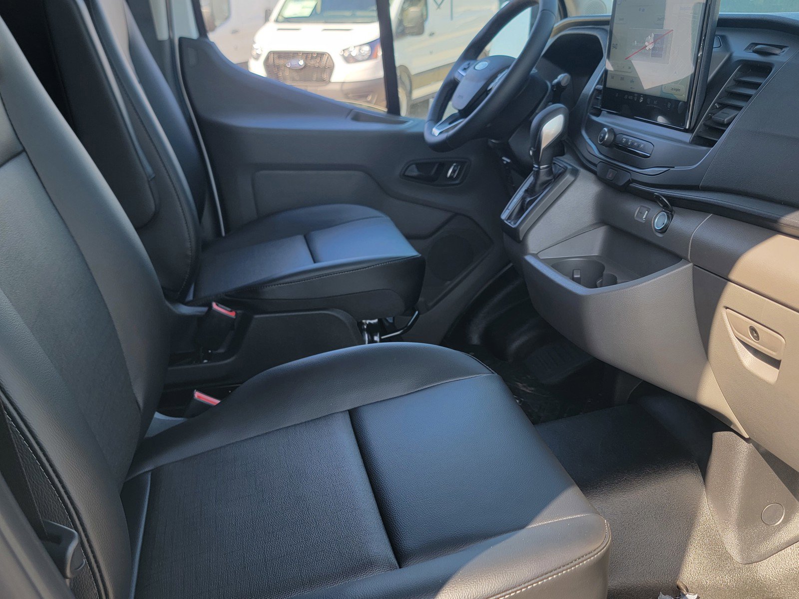 New 2026 Ford Transit 250 148 Medium Roof w/ Load Area Protection Package image 15