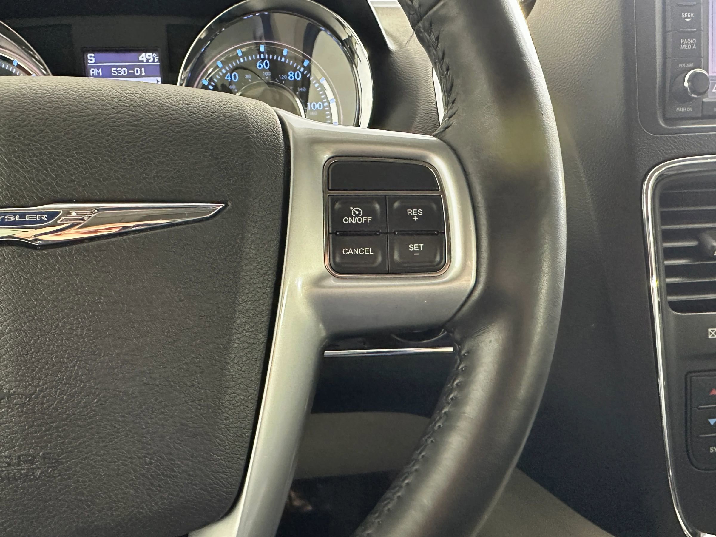 Used 2012 Chrysler Town & Country Touring-L w/ Premium Group FWD image 45