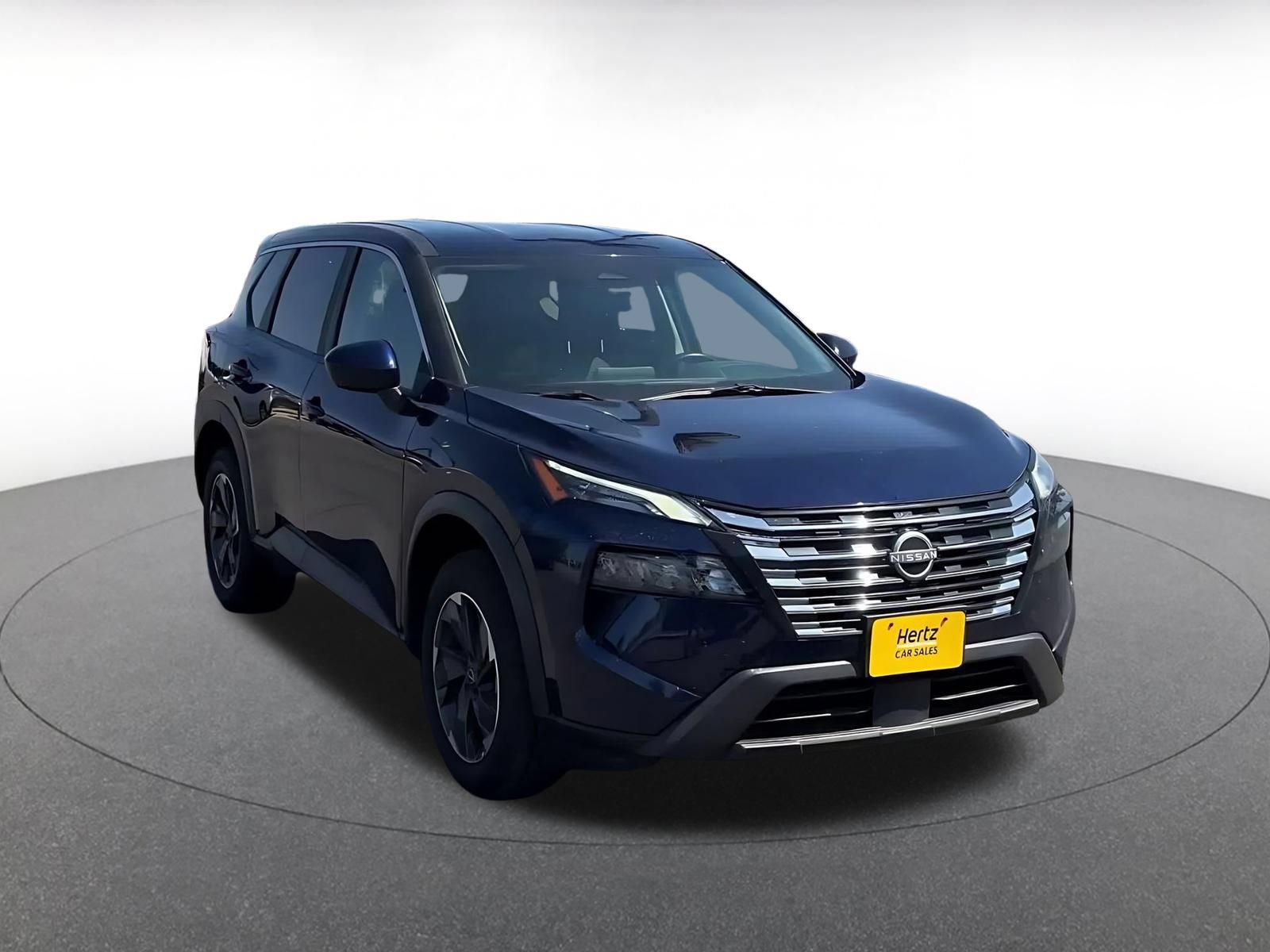Used 2025 Nissan Rogue SV AWD/4WD image 3