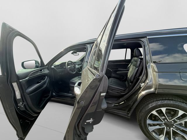 Used 2023 Jeep Grand Cherokee L Overland AWD/4WD image 27