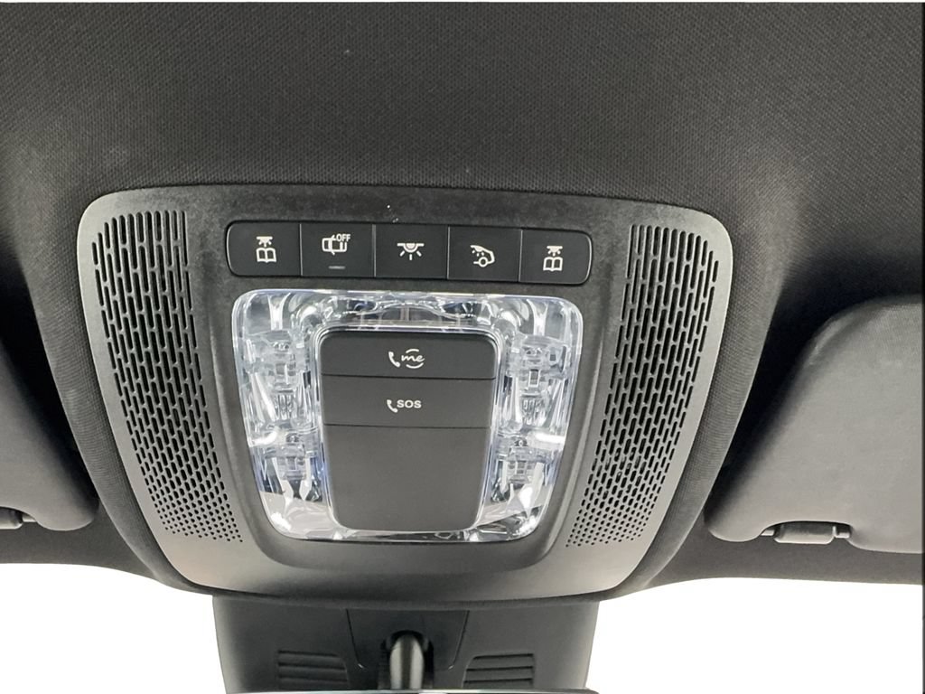 Used 2024 Mercedes-Benz GLB 250 image 38
