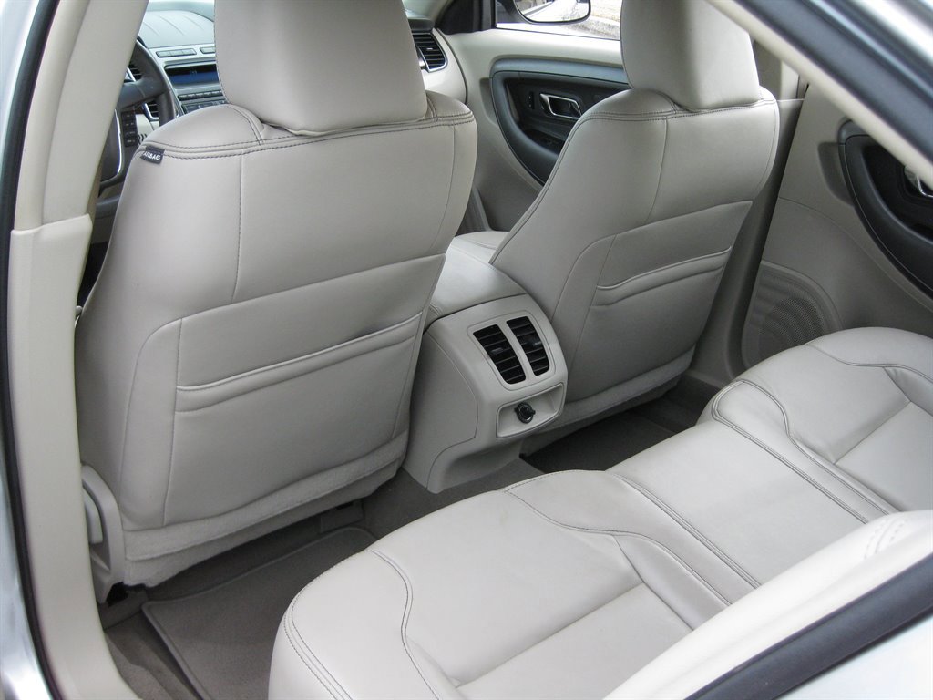 Used 2011 Ford Taurus SEL w/ 201A Rapid Spec Order Code image 23