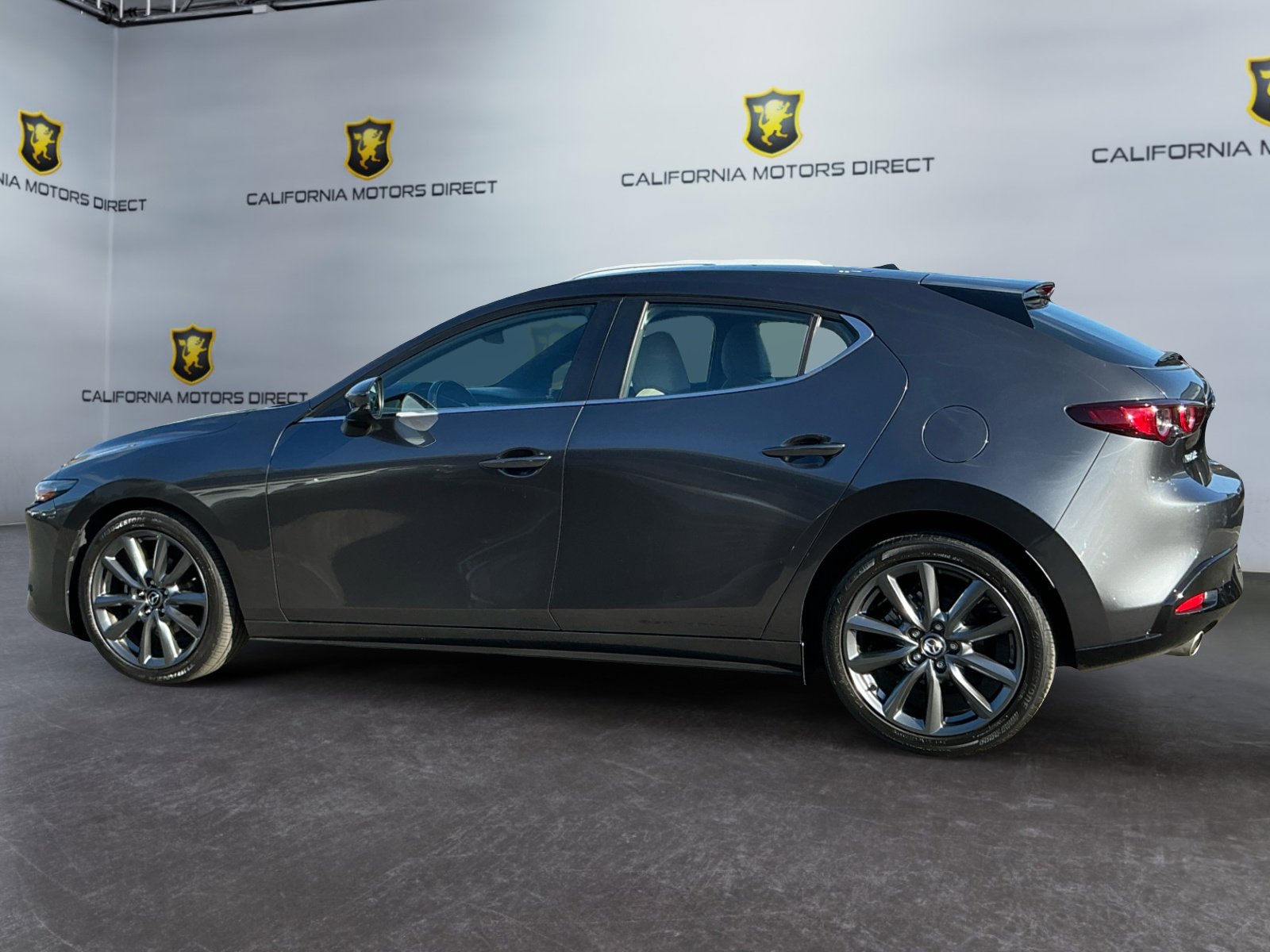 Used 2020 MAZDA MAZDA3 Hatchback w/ Preferred Package FWD image 8