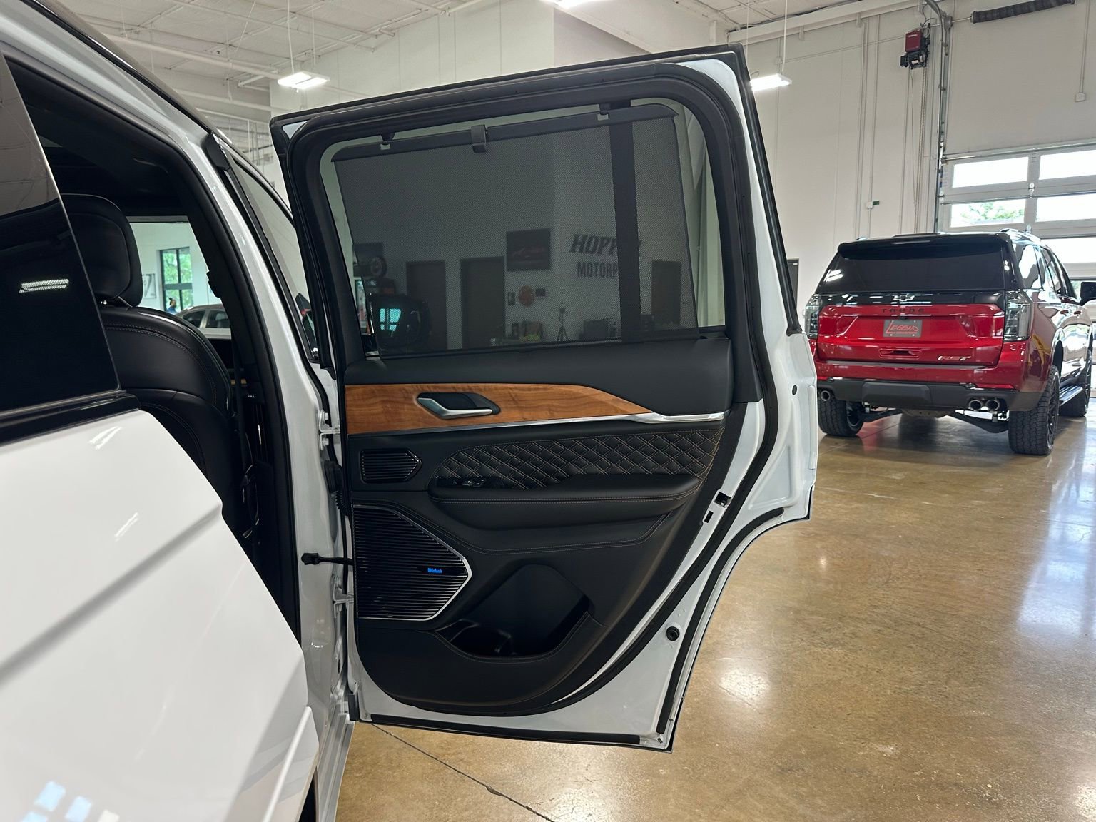 Used 2024 Jeep Grand Cherokee Summit AWD/4WD image 45