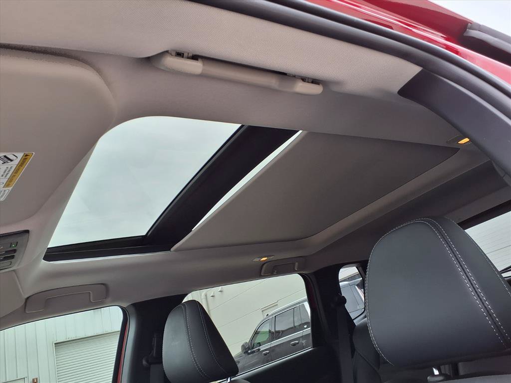 Used 2025 Mitsubishi Outlander 4WD Plug-In Hybrid image 21